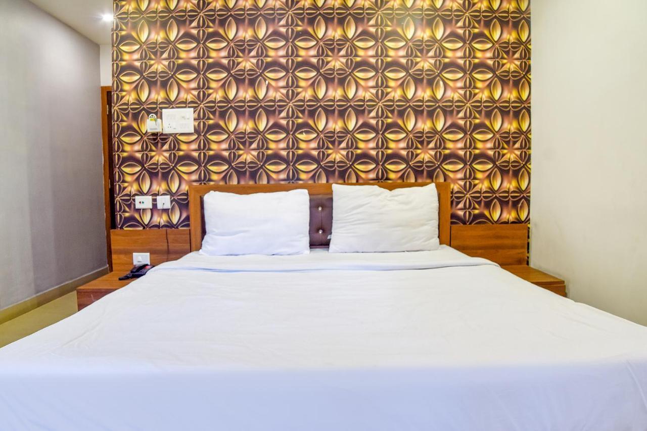Fabhotel Ir Luxaria Guwahati Buitenkant foto